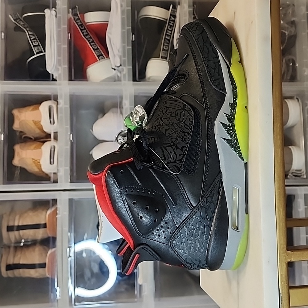 Jordan Son of Mars Marvin the Martian Sz 10.5